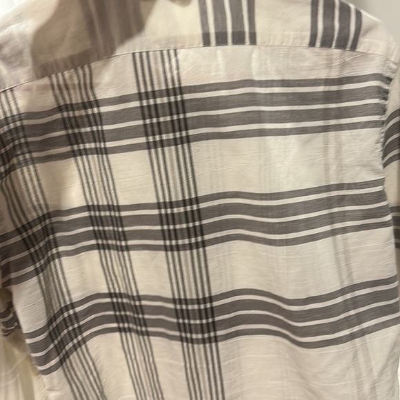 Burberry shirt used once really nice fits Iike a small - Picture 5 of 5